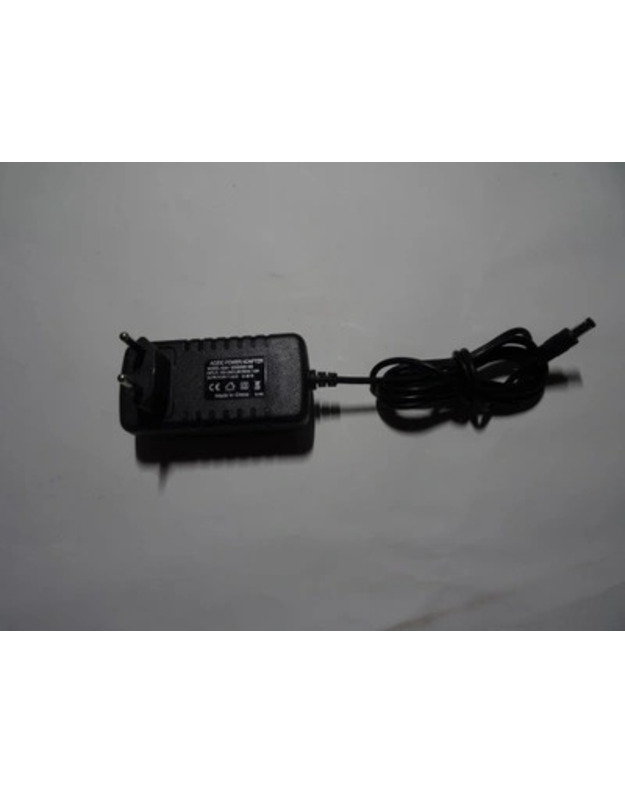 AC / DC ADAPTERIS SZH-1240 12V 4A 