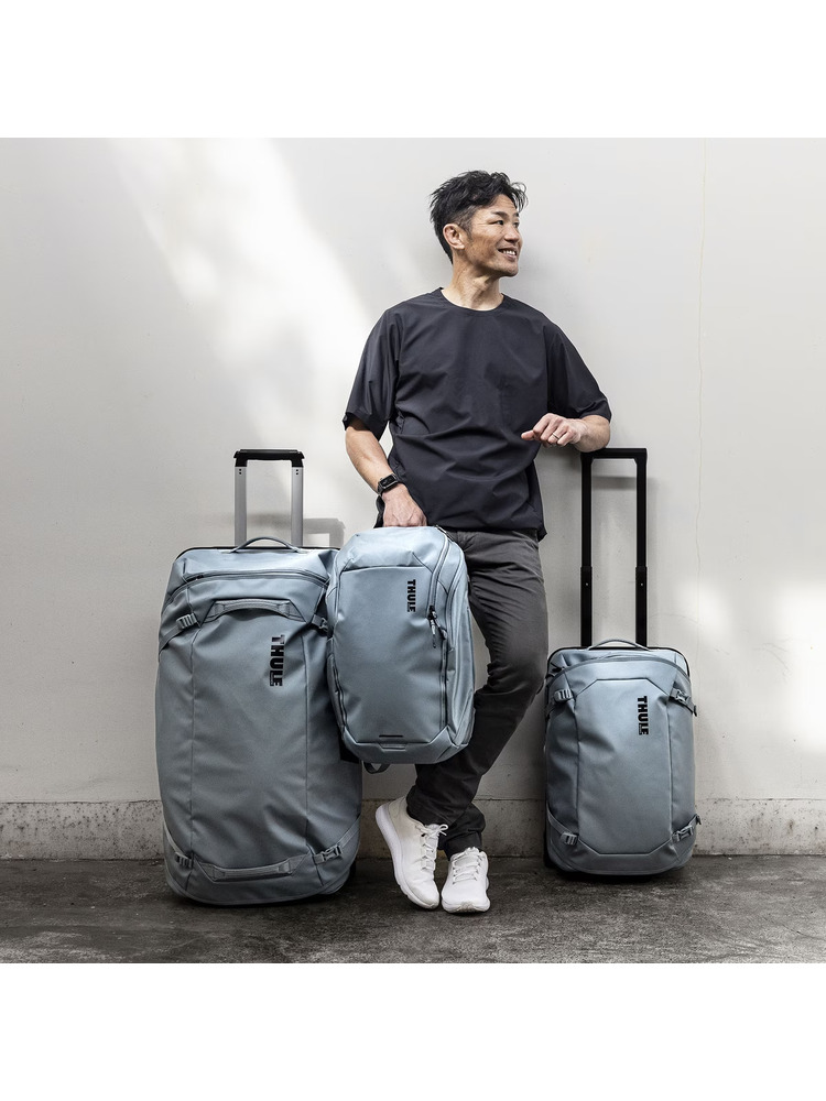 Thule 4986 Chasm Carry on Wheeled Duffel Bag 40L Pond Gray